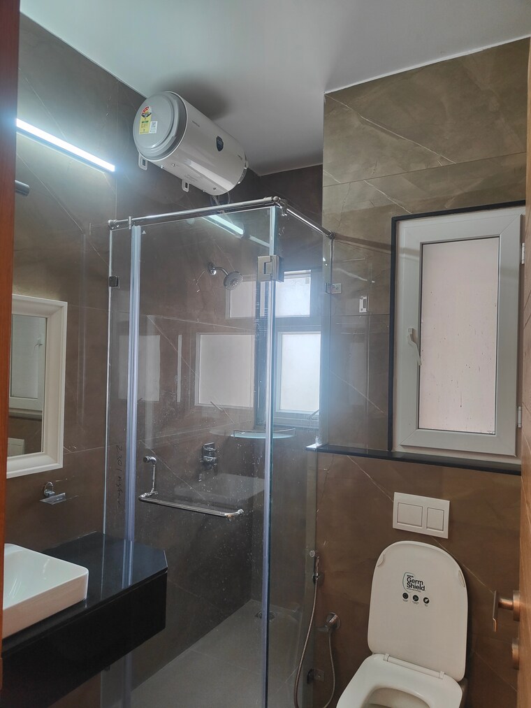 Bathroom, universal-botanika-tower-a-and-b 3 Bedroom 2272 Sq.Ft. Apartment In Gachibowli Hyderabad 9516619