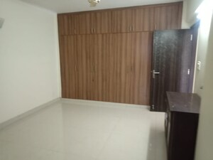 Room in 3 BHK Apartment at Vasant Kunj – for Rent