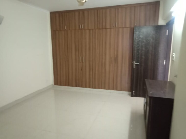 Room, vasant kunj 3 Bedroom 1600 Sq.Ft. Apartment In Vasant Kunj Delhi 9516578