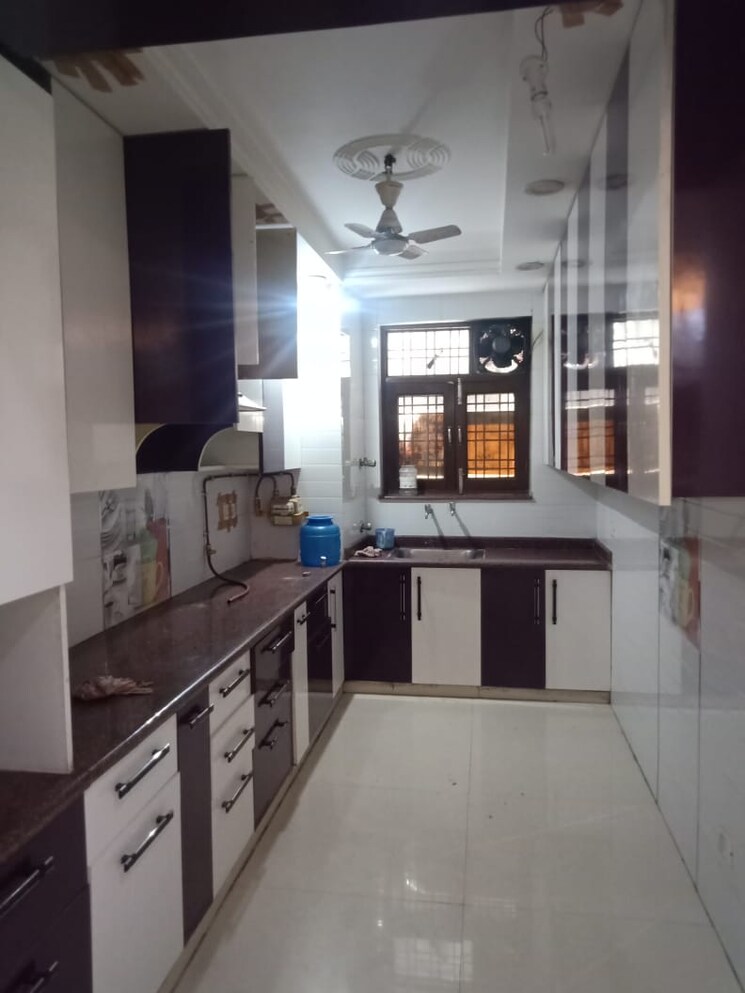 Kitchen, vasant kunj 3 Bedroom 1600 Sq.Ft. Apartment In Vasant Kunj Delhi 9516578