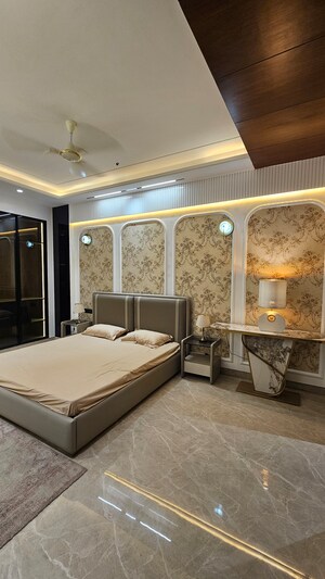 Bedroom in 4 BHK Builder Floor at Sushant Tower, Sector 56 – for Sale