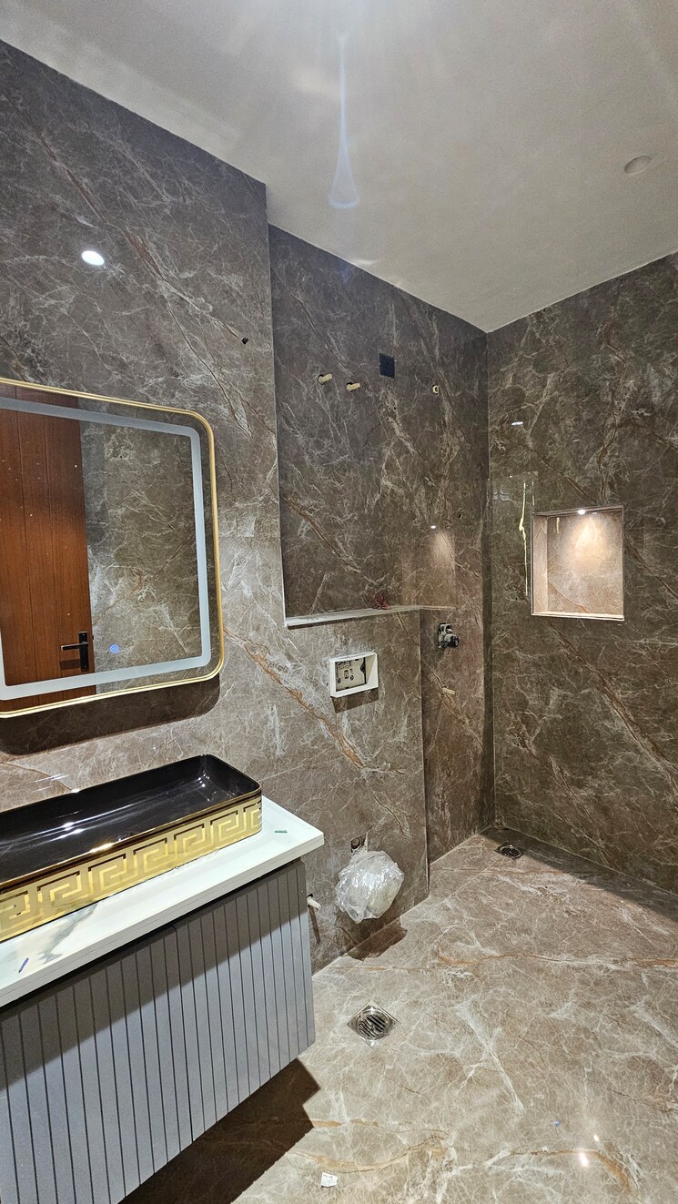 Attached Bathroom, sushant-tower 4 Bedroom 2250 Sq.Ft. Builder Floor In Sector 56 Gurgaon 9516624