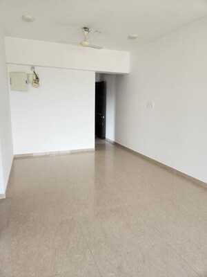 2 BHK Apartment For Rent in JP Decks, Goregaon East