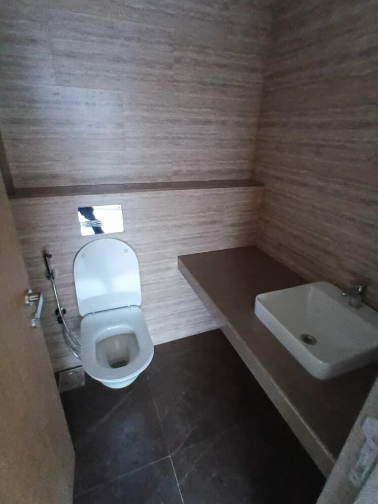 Bathroom, lodha-woods 2 Bedroom 659 Sq.Ft. Apartment In Kandivali East Mumbai 9516627