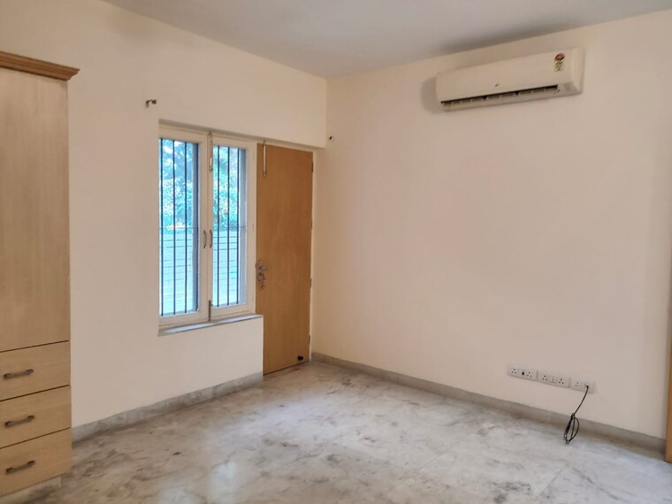 Room, vasant kunj 4 Bedroom 1900 Sq.Ft. Apartment In Vasant Kunj Delhi 9516638