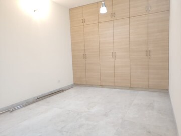 Room in 4 BHK Apartment at Vasant Kunj – for Rent