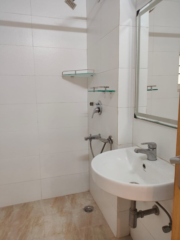 Bathroom, vasant kunj 4 Bedroom 1900 Sq.Ft. Apartment In Vasant Kunj Delhi 9516638