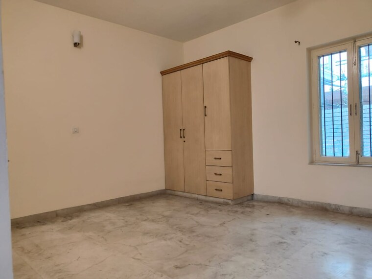Room, vasant kunj 4 Bedroom 1900 Sq.Ft. Apartment In Vasant Kunj Delhi 9516638
