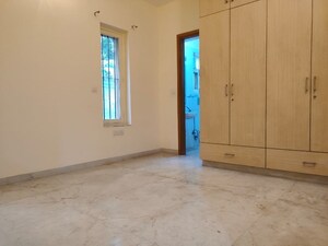 Room in 4 BHK Apartment at Vasant Kunj – for Rent