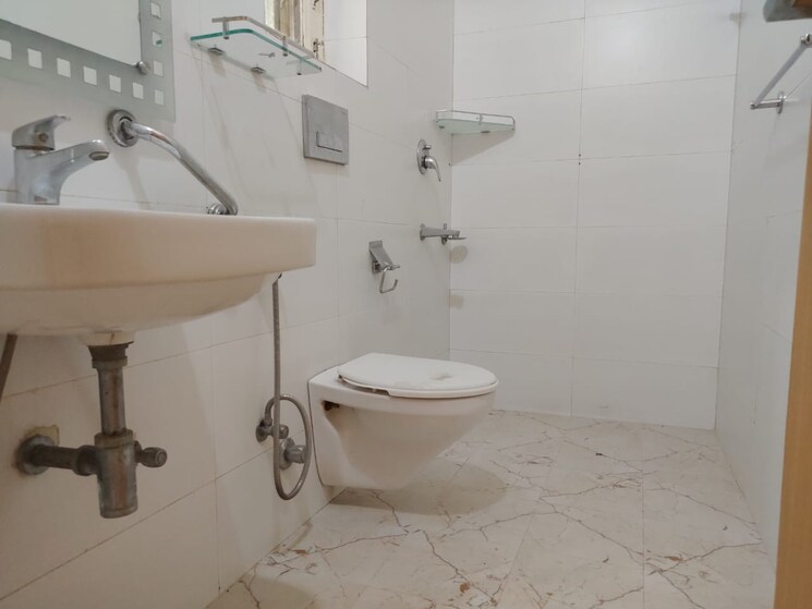 Bathroom, vasant kunj 4 Bedroom 1900 Sq.Ft. Apartment In Vasant Kunj Delhi 9516638