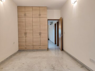 Room in 4 BHK Apartment at Vasant Kunj – for Rent