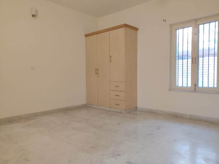 Room, vasant kunj 4 Bedroom 1900 Sq.Ft. Apartment In Vasant Kunj Delhi 9516638