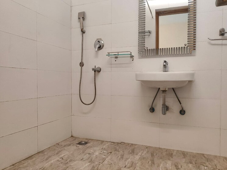 Bathroom, vasant kunj 4 Bedroom 1900 Sq.Ft. Apartment In Vasant Kunj Delhi 9516638