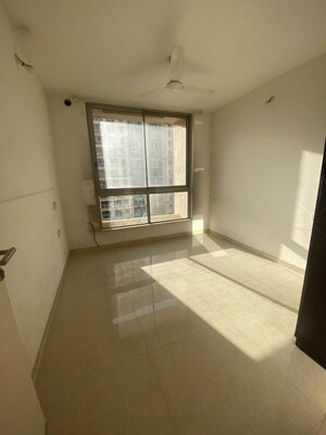 Room in 2 BHK Apartment at Hiranandani Astra, Ghodbunder Road – for Rent