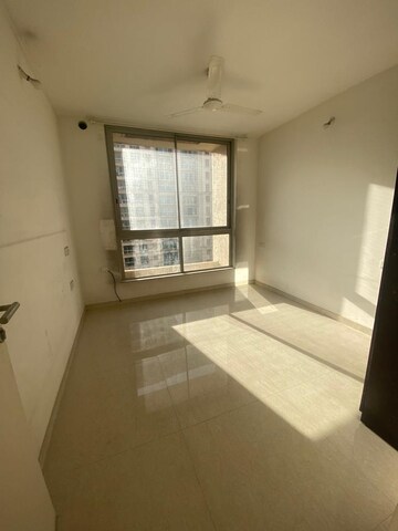 Room in 2 BHK Apartment at Hiranandani Astra, Ghodbunder Road – for Rent