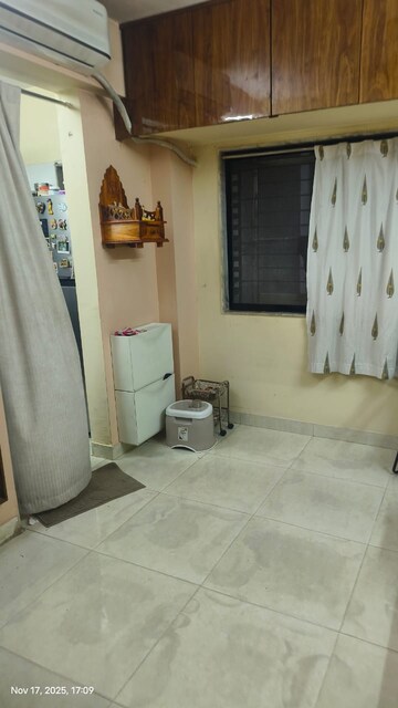1 RK Apartment For Rent in Neminath CHS Dadar West, Dadar West