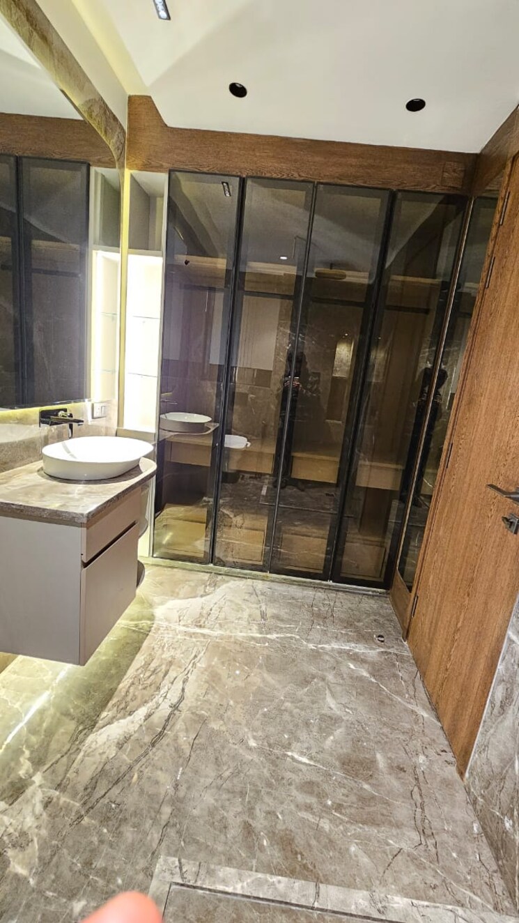 Attached Bathroom, unitech-south-city-ii 4 Bedroom 3240 Sq.Ft. Builder Floor In Sector 50 Gurgaon 9516820