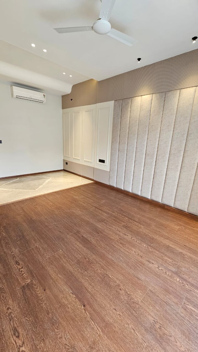 Room, unitech-south-city-ii 4 Bedroom 3240 Sq.Ft. Builder Floor In Sector 50 Gurgaon 9516820