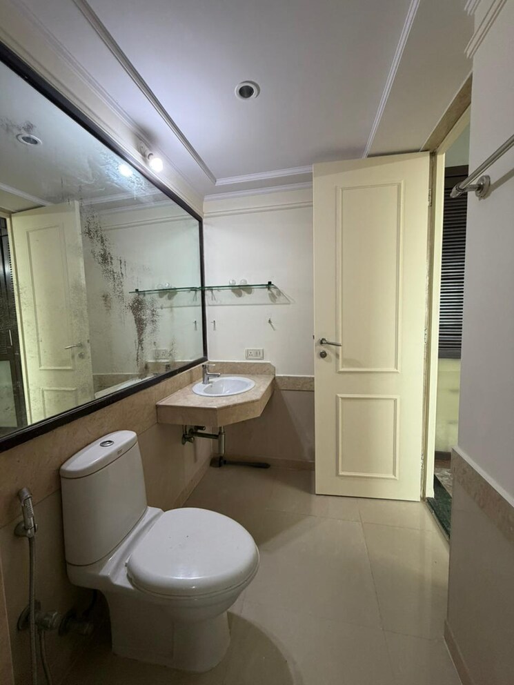 Bathroom, hiranandani-gardens-florentine 2 Bedroom 1050 Sq.Ft. Apartment In Powai Mumbai 9516797