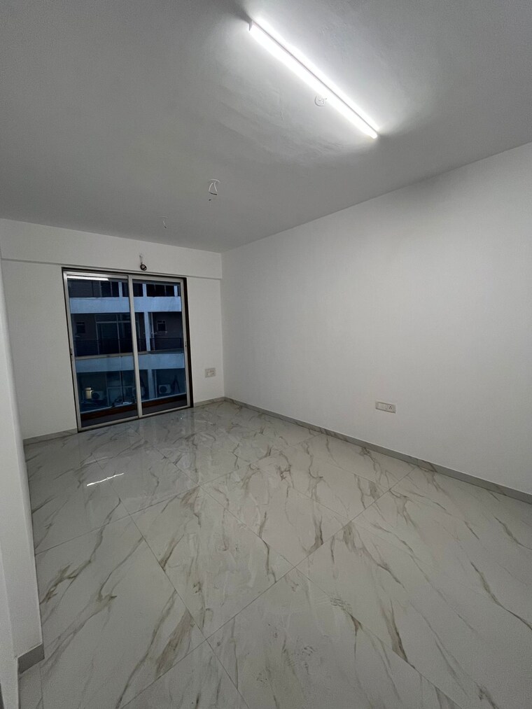 Room, naupada 2 Bedroom 750 Sq.Ft. Apartment In Naupada Thane 9516877