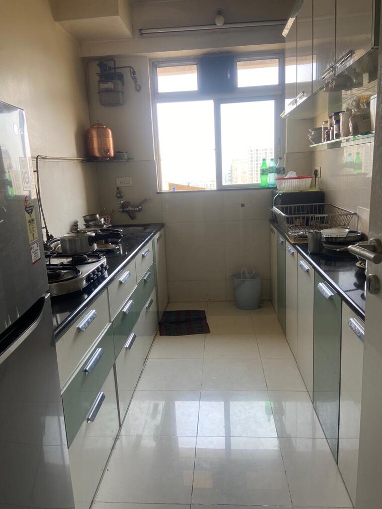 Kitchen, hiranandani-tiara 2 Bedroom 925 Sq.Ft. Apartment In Ghodbunder Road Thane 9516882