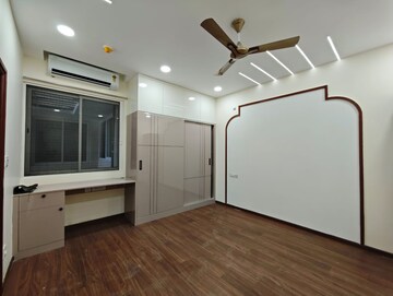 Room in 3 BHK Apartment at Aurobindo The Regent, Kondapur – for Rent