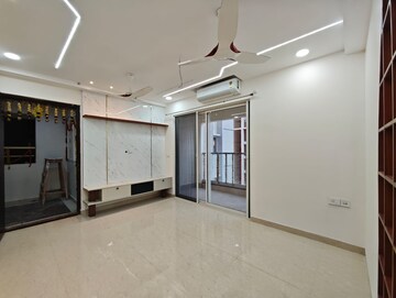 Room in 3 BHK Apartment at Aurobindo The Regent, Kondapur – for Rent