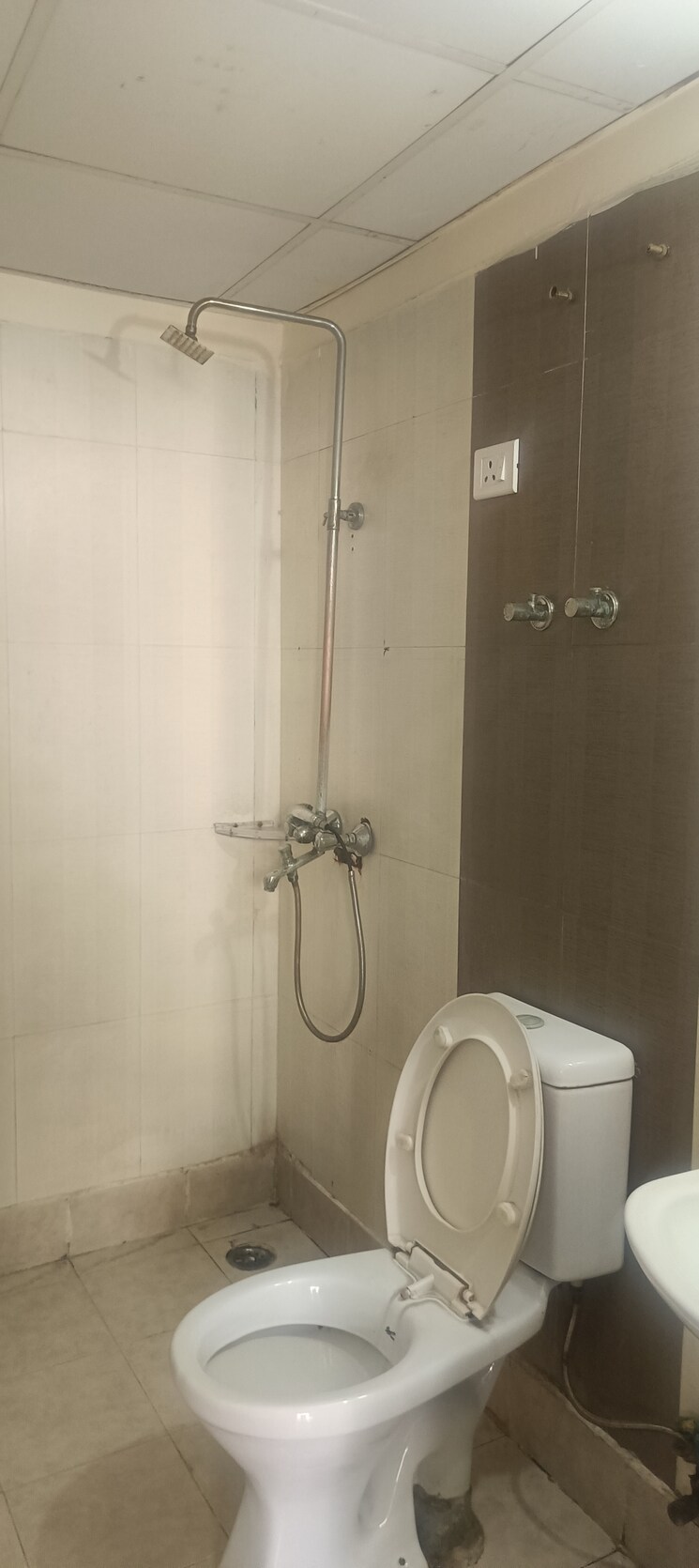 Bathroom, skytech-matrott 2 Bedroom 1015 Sq.Ft. Apartment In Sector 76 Noida 9516878