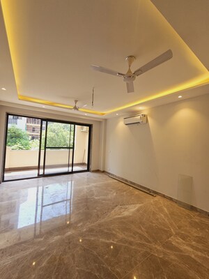 4 BHK Builder Floor For Sale in SS Southend Floors, South City 2