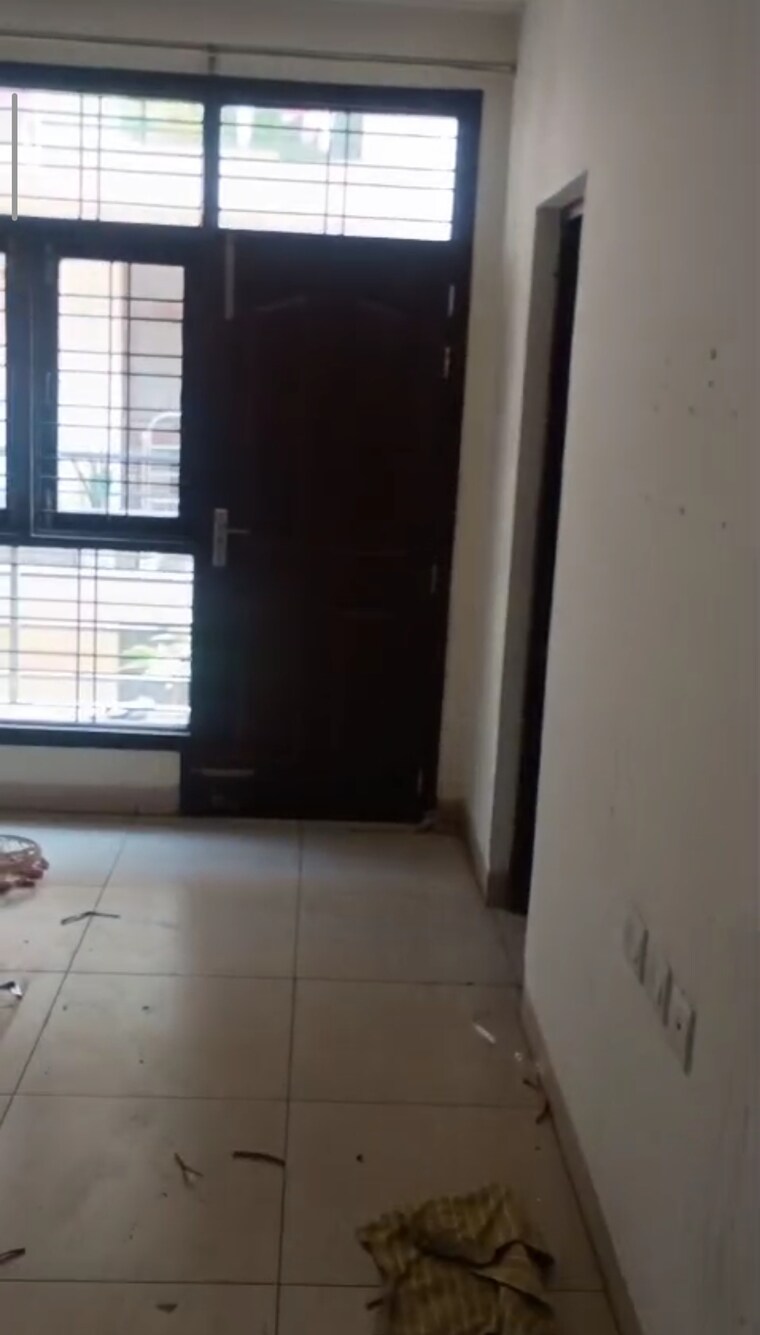 Room, wave-city 4 Bedroom 287 Sq.Ft. Apartment In Wave City Ghaziabad 9516955