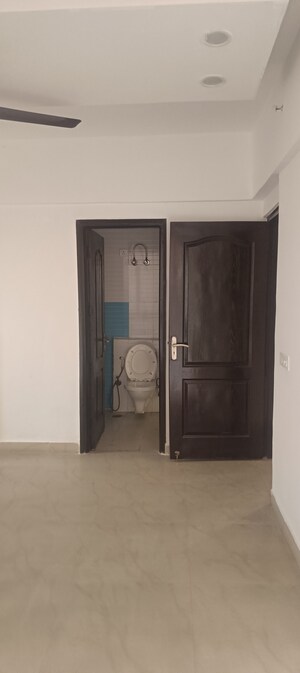 Furnished Amenities in 2 BHK Apartment at Antriksh Golf View, Sector 78 – for Rent