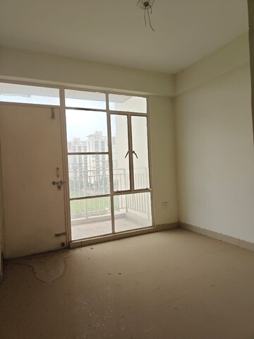 Room in 3 BHK Apartment at ROF Aalayas, Sector 102 – for Sale