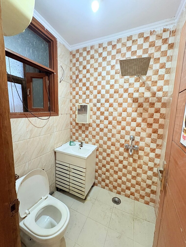Bathroom, chattarpur 1 Bedroom 450 Sq.Ft. Builder Floor In Chattarpur Delhi 9517083