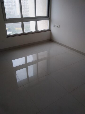 Room in 1.5 BHK Apartment at Puranik Rumah Bali, Ghodbunder Road – for Sale