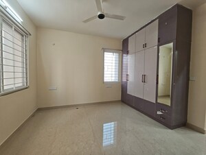 Room in 3 BHK Apartment at Aurobindo The Regent, Kondapur – for Rent