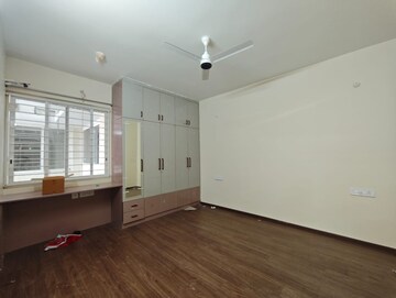 Room in 3 BHK Apartment at Aurobindo The Regent, Kondapur – for Rent