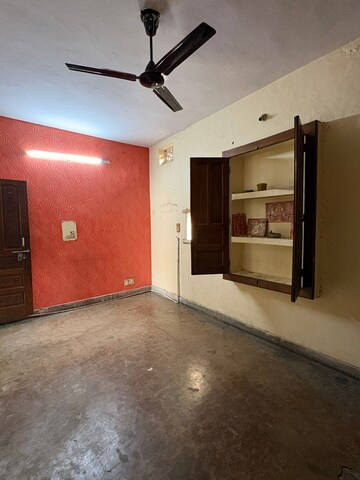 Room in 1 BHK Builder Floor at Saket – for Rent