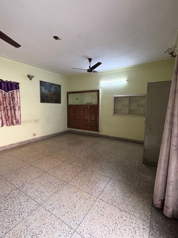 1 BHK Builder Floor For Rent in Saket