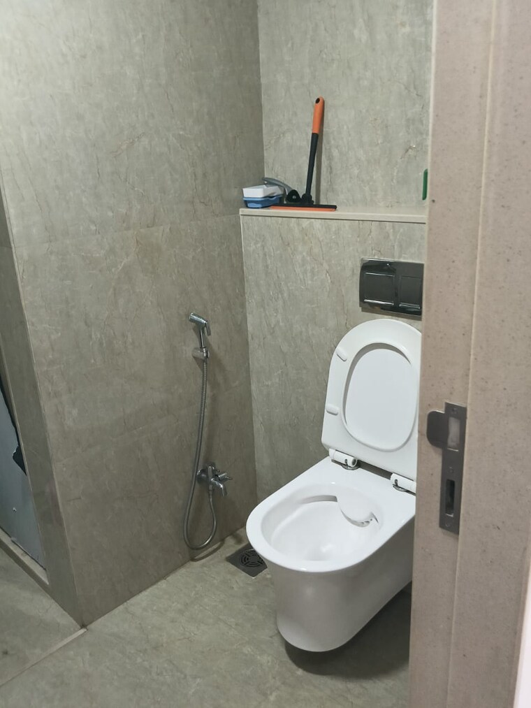 Bathroom, kohinoor-square-altissimo 3 Bedroom 1725 Sq.Ft. Apartment In Dadar West Mumbai 9517092