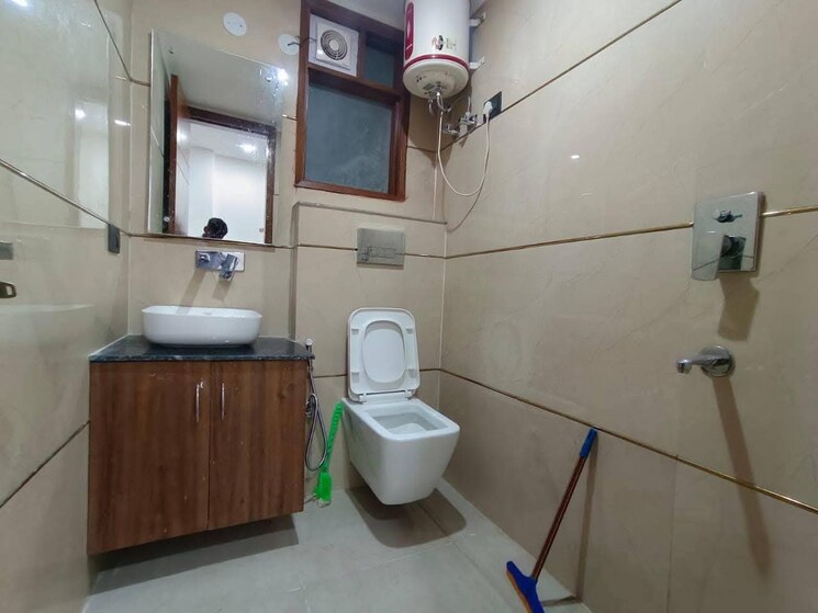 Bathroom, saket 2 Bedroom 1000 Sq.Ft. Apartment In Saket Delhi 9517225