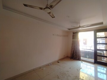 Living Room in 2 BHK Apartment at Sector 5 – for Rent
