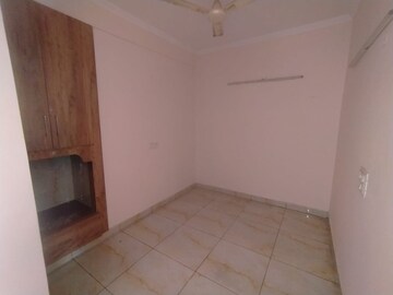 Room in 2 BHK Apartment at Sector 5 – for Rent