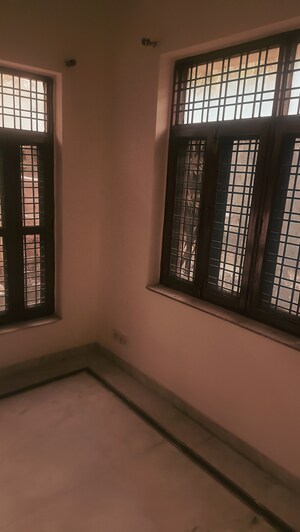 Room in 1.5 BHK Builder Floor at Palam Vihar Residents Association, Palam Vihar – for Rent