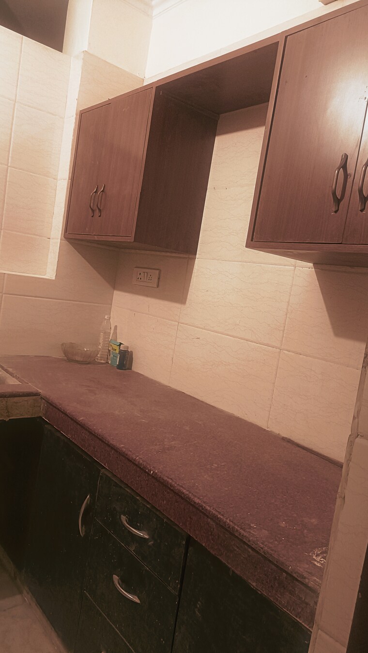Kitchen, palam-vihar-residents-association 1.5 Bedroom 700 Sq.Ft. Builder Floor In Palam Vihar Gurgaon 9517369