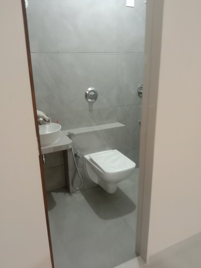Bathroom, omkara-unchai 2 Bedroom 644 Sq.Ft. Apartment In Borivali West Mumbai 9517249