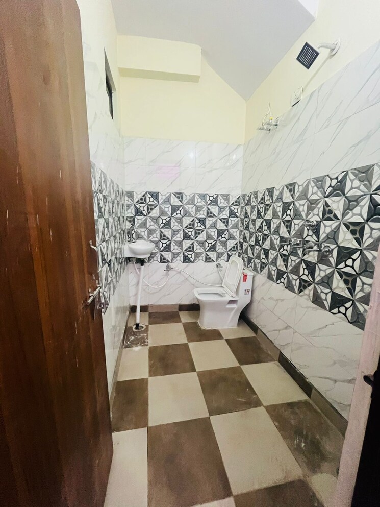 Bathroom, balaji-enclave 2 Bedroom 624 Sq.Ft. Apartment In Govindpuram Ghaziabad 9517246