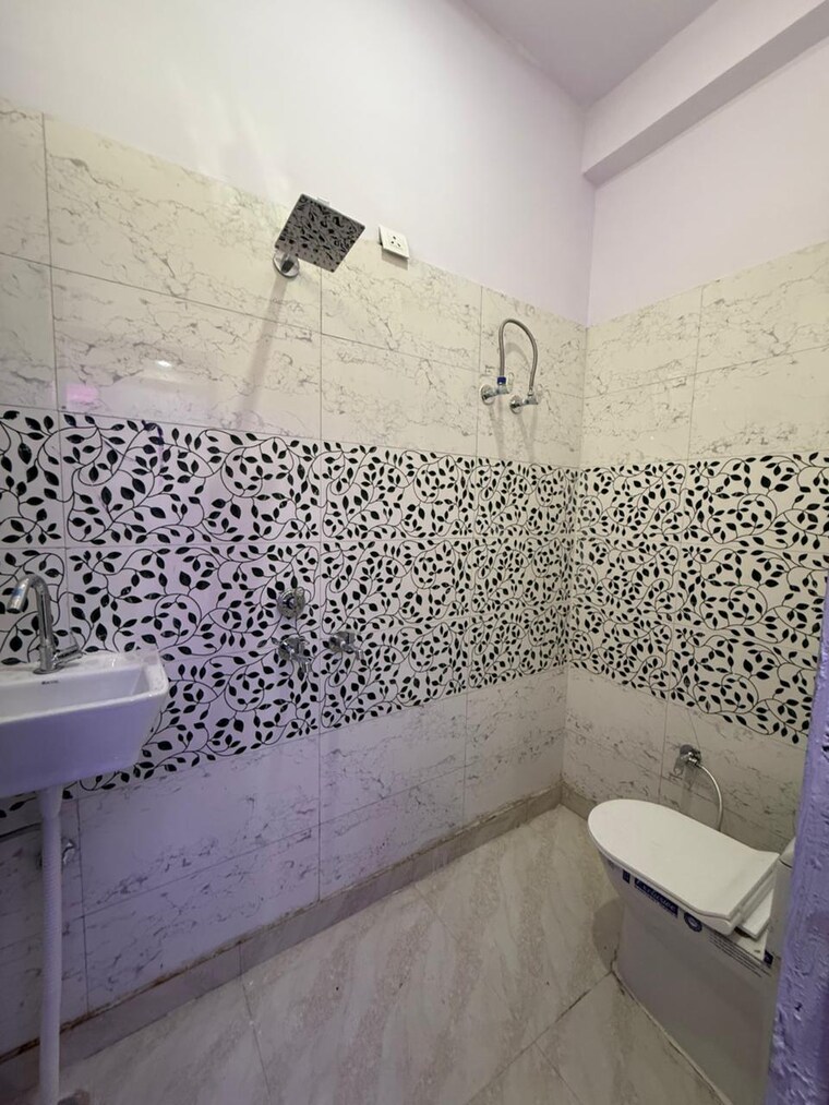 Bathroom, balaji-enclave 3 Bedroom 980 Sq.Ft. Apartment In Govindpuram Ghaziabad 9517250