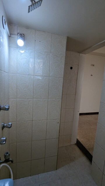 Bathroom in 2 BHK Apartment at Merces – for Rent