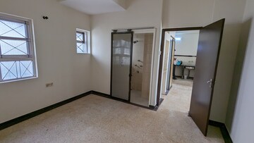 Room in 2 BHK Apartment at Merces – for Rent