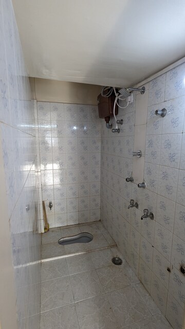 Bathroom in 2 BHK Apartment at Merces – for Rent